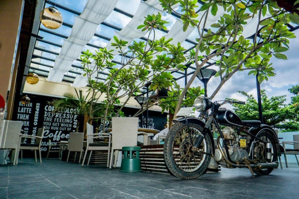 Bumi Senyiur Hotel Samarinda Exterior photo